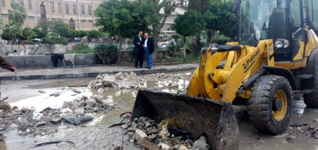 جولة تفقدية في 3 أحياء بالإسكندرية لمتابعة أعمال كسح وشفط المياه