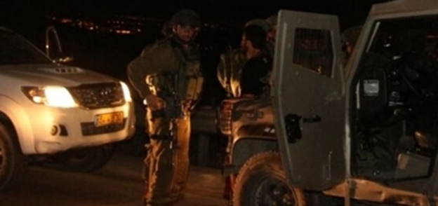 أنتشار قوات الاحتلال في منطقة الحادث