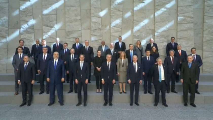 قادة الناتو خلال القمة الاستثنائية في بروكسل