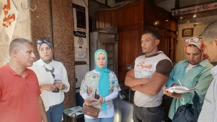 حملة لمتابعة أسعار السلع الأساسية في حي الجمرك بالإسكندرية