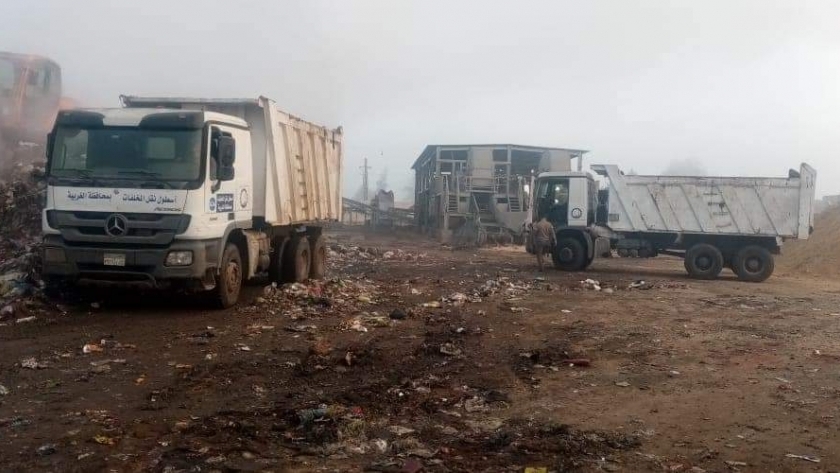 رئيس المحلة:235 طن من المخلفات من مصنع التدوير ونقلها إلي السادات