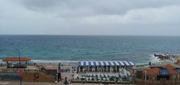هطول أمطار خفيفة ورياح شديدة وإرتفاع الأمواج لـ6.5 متر بالإسكندرية