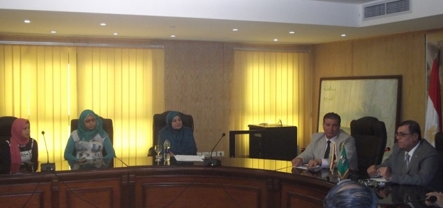 صورة الدكتور جمال سامي، محافظ الفيوم، والدكتور عادل عبدالمنعم، وكيل وزارة التربية والتعليم بالفيوم