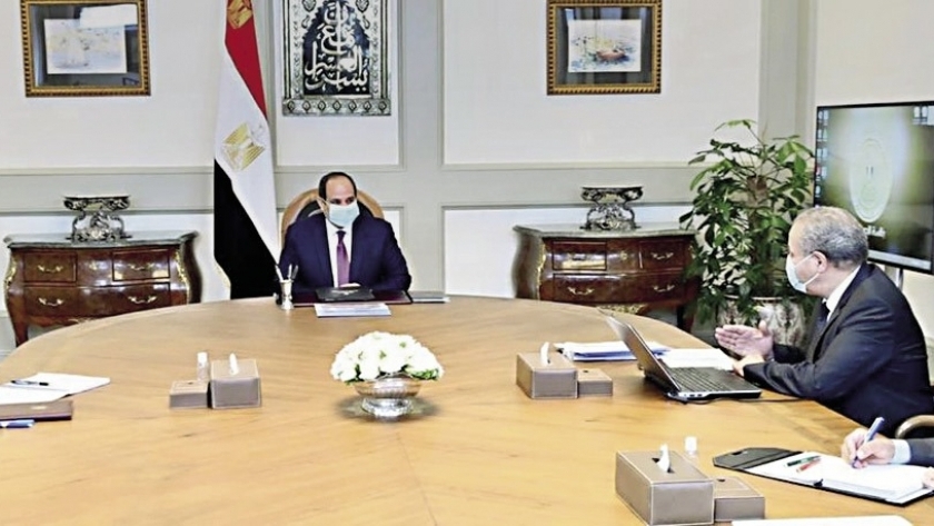الرئيس السيسي خلال اجتماعه مع "مدبولي والمصيلحي"
