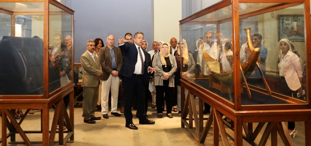 وزير الآثار بالمتحف المصري بالتحرير