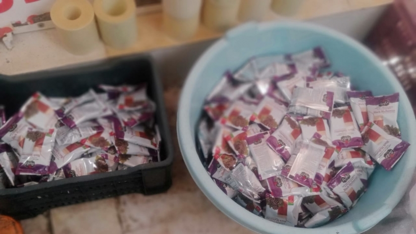 ضبط 100 جوال بلاستيك من مساحيق العصائر داخل مصنع في الإسكندرية