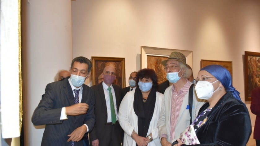 الدكتورة إيناس عبد الدايم وزيرة الثقافة خلال افتتاح متحف الفن الحديث