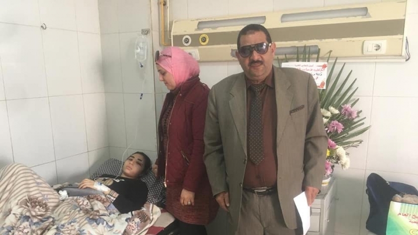 لجنة حماية الطفل بكفر الشيخ تزور طالبة"التروسيكل" المصابة 