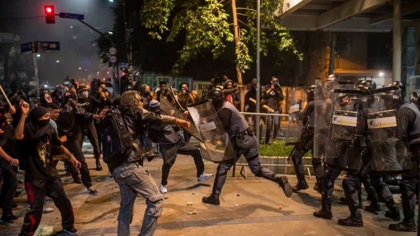 احتجاجات فى البرازيل بسبب التقاعس عن مواجهة «كورونا»