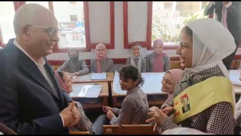 وزير التربية والتعليم يتفقد مدارس بني سويف