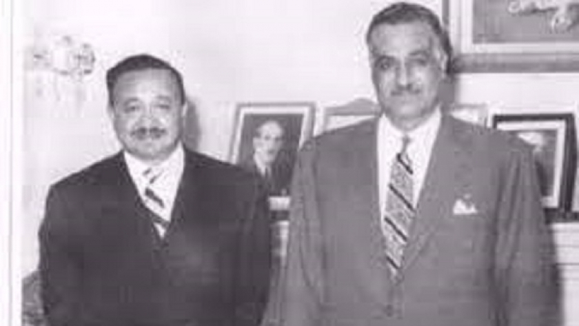 ثروت عكاشة مع الزعيم جمال عبدالناصر