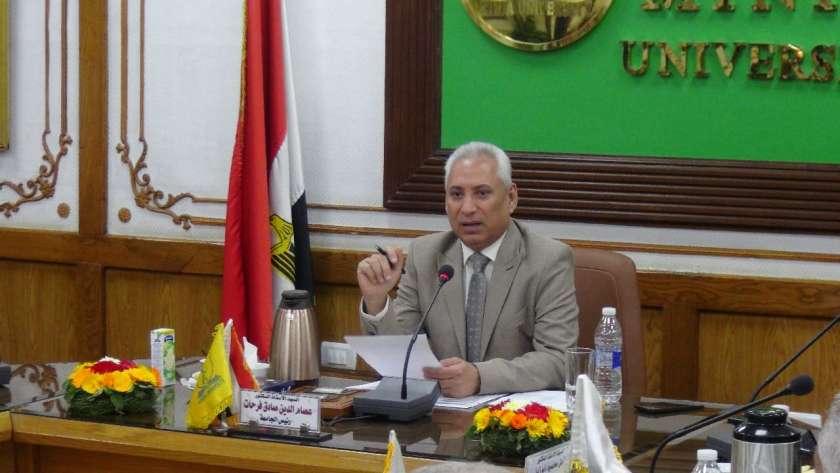 رئيس جامعة المنيا الدكتور عصام فرحات