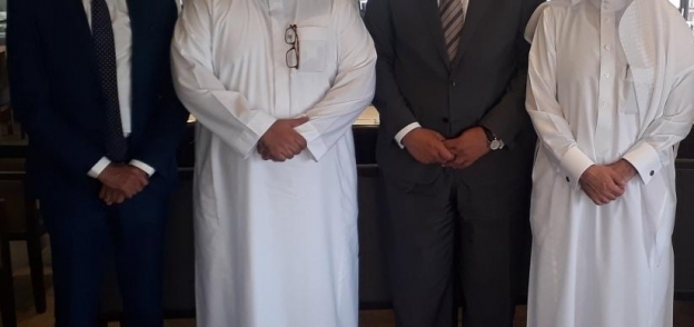 أحمد الوكيل رئيس اتحاد الغرف المصرية مع الدكتور سامي بن عبدالله العبيدي رئيس مجلس الغرف السعودية لغ
