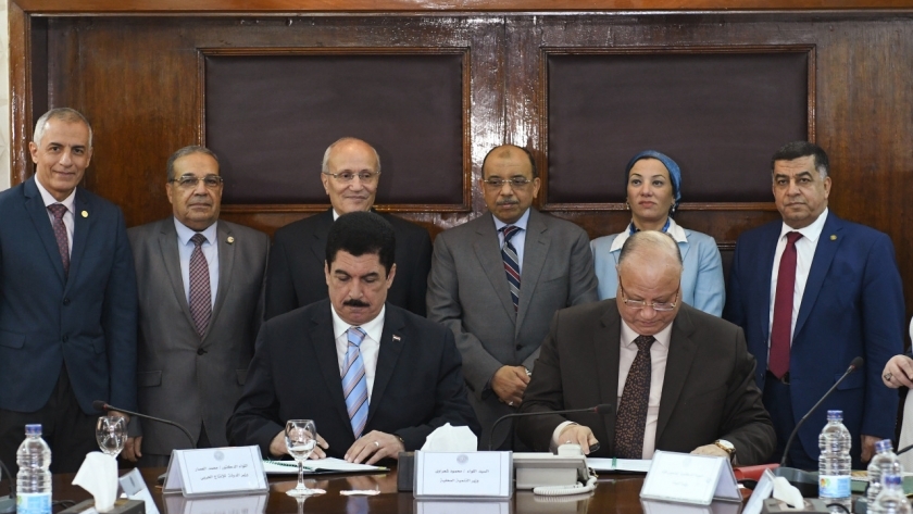 ٣ وزراء ومحافظات القاهرة والقليوبية خلال توقيع الاتفاق