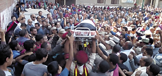 الآلاف يشيعون شهيد سيناء فى مسقط رأسه بالغربية أمس