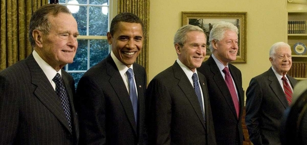 5 رؤساء سابقين لأمريكا (كارتر، كلينتون، بوش الابن، أوباما، بوش الأب)
