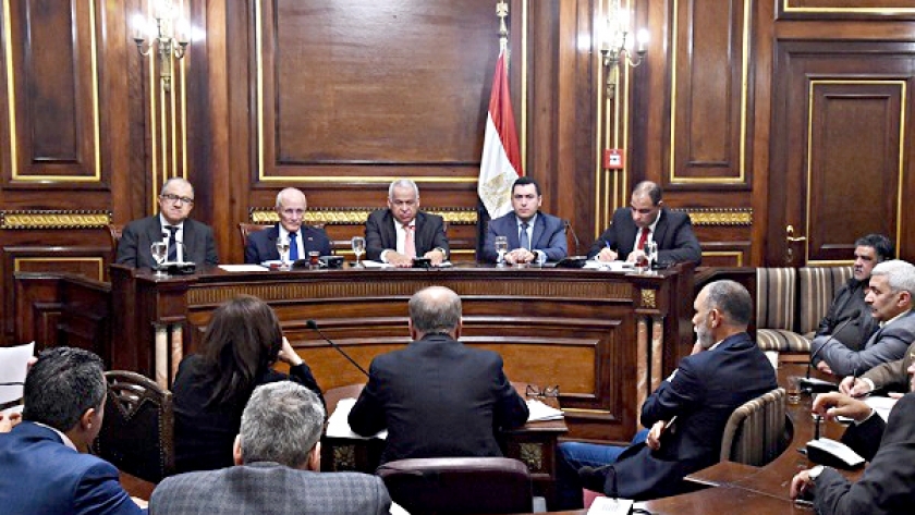 اجتماع لجنة «الصناعة» فى البرلمان بحضور «العصار»