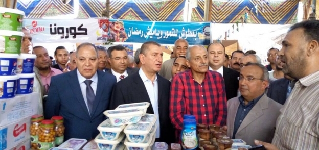 ‏محافظ كفر الشيخ ومدير الامن يفتحان معرض اهلا رمضان بدسوق