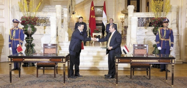 جانب من توقيع اتفاقية البنك الأهلى مع الجانب الصينى