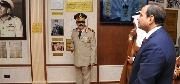 الرئيس عبدالفتاح السيسي أثناء متحف محمد نجيب