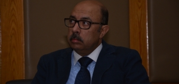 الدكتور محمد زين وكيل وزارة الصحة بأسيوط