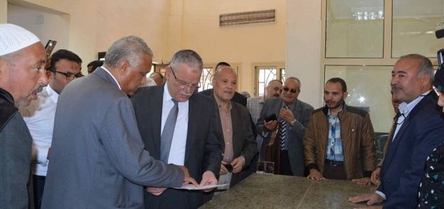 محافظ المنيا يفتتح مشروعات بسمالوط