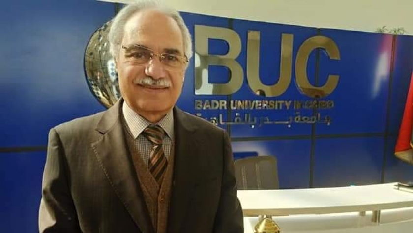 الدكتور فوزي تركي الرئيس الأسبق لجامعة كفر الشيخ