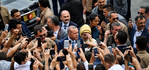 أردوغان وسط أنصاره