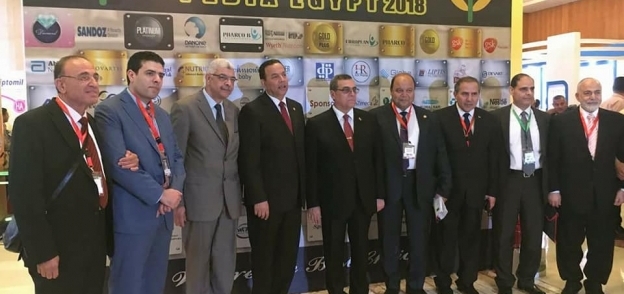 رئيس جامعة المنوفية ومحافظ الفيوم يتفقدان معرض شركات الأدوية بالمؤتمر الدولي السادس لطب الأطفال بيديا مصر