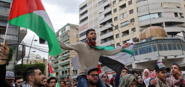 لبنانيون يتظاهرون لنصرة «القدس»