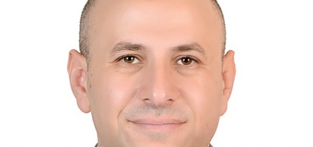 أسامة عبدالباسط رئيس النقابة