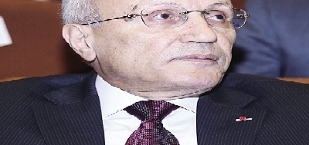 وزير الإنتاج الحربي اللواء محمد العصار