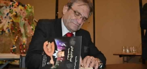 الكاتب اللبناني محمود الأحمدية