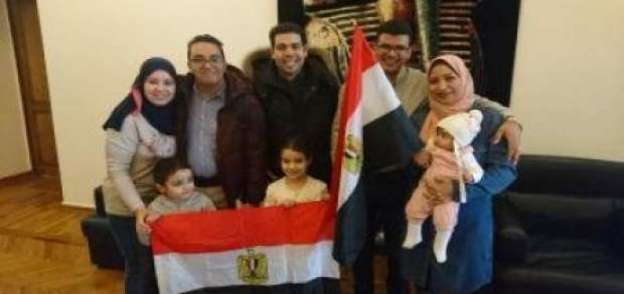 بالصور والفيديو| الأسرة المصرية بالانتخابات.. "فرحة وتصويت ووطنية"