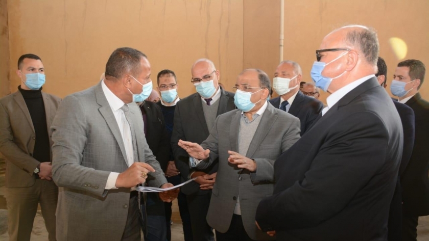 وزير التنمية المحلية ومحافظ القاهرة يتفقدان مشروعات منظومة المخلفات الصلبة