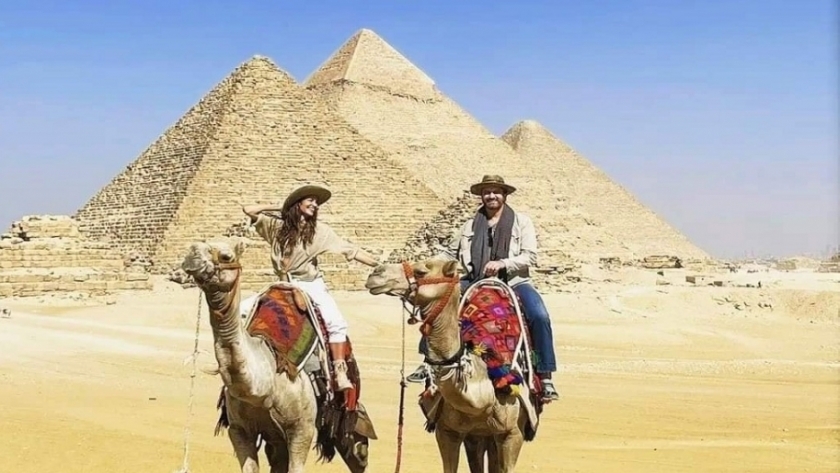 جيرارد بتلر في زيارته إلى مصر