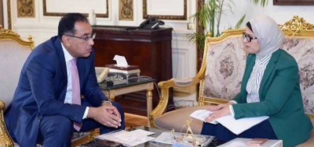 الدكتور مصطفي مدبولي رئيس مجلس الوزراء خلال لقاء سابق مع وزيرة الصحة