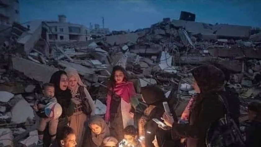 أسرة فلسطينية في قطاع غزة
