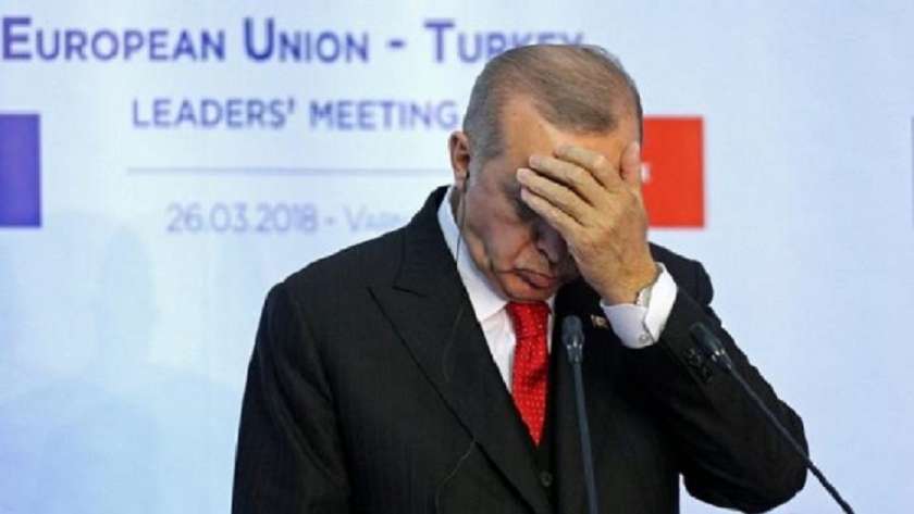 الرئيس التركي رجب طيب أردوغان يواجه عقوبات الاتحاد الأوروبي