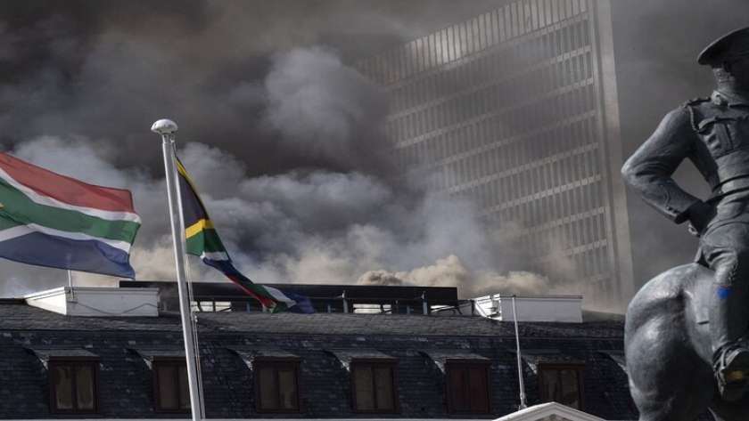 حريق برلمان جنوب أفريقيا