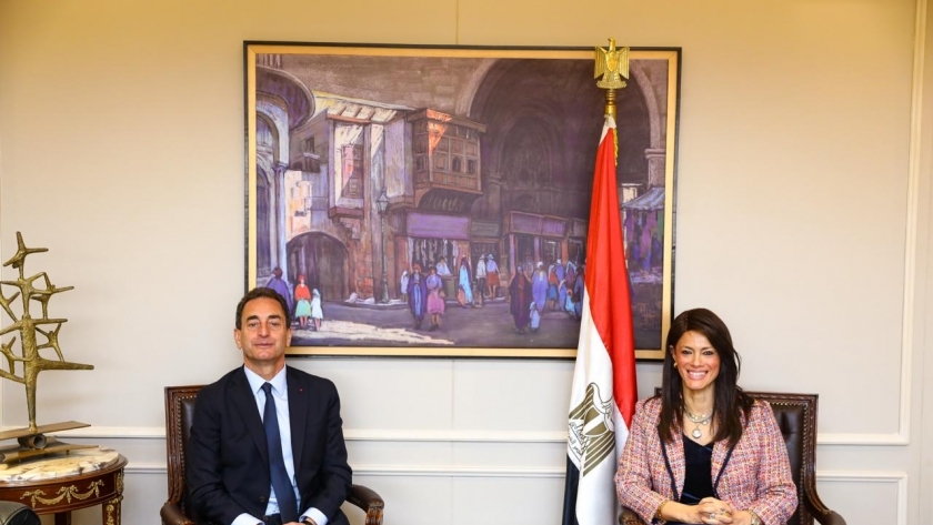 وزير التعاون الدولي وسفير فرنسا الجديد في مصر