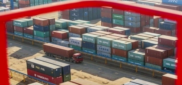 واردات الصين تقفز إلى أعلى مستوى في عامين