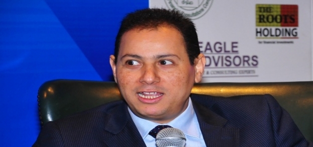 د. محمد عمران رئيس البورصة