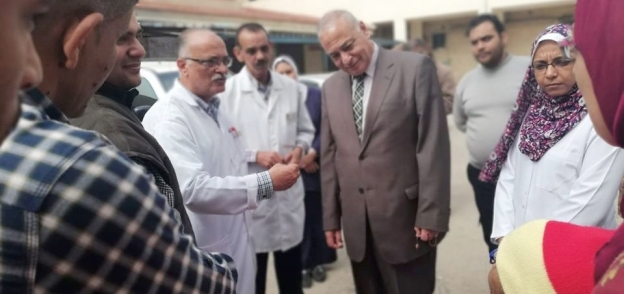 وكيل وزارة الصحة بالإسكندرية يجري زيارة مفاجئة لمستشفى "أبي قير"