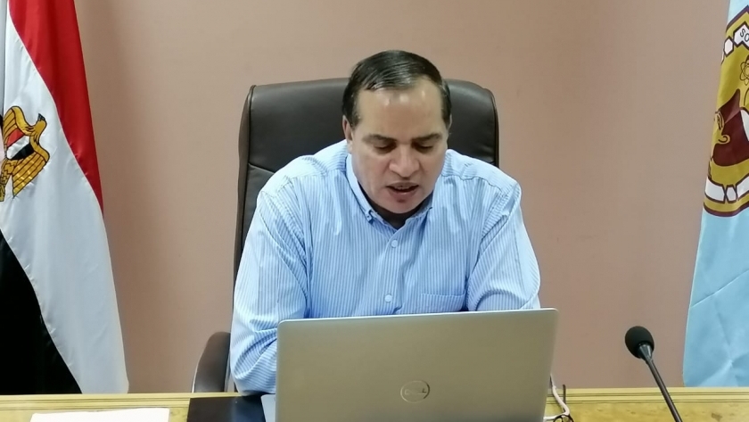 الدكتور احمد عزيز رئيس جامعة سوهاج