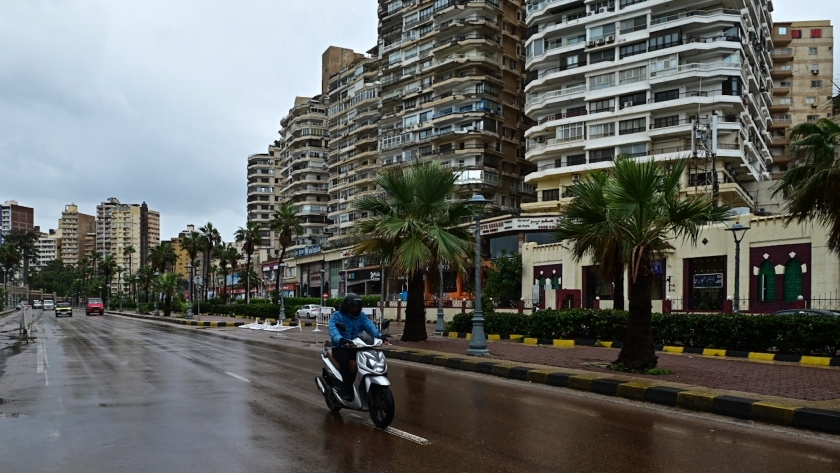 أمطار خفيفة تجتاح الإسكندرية