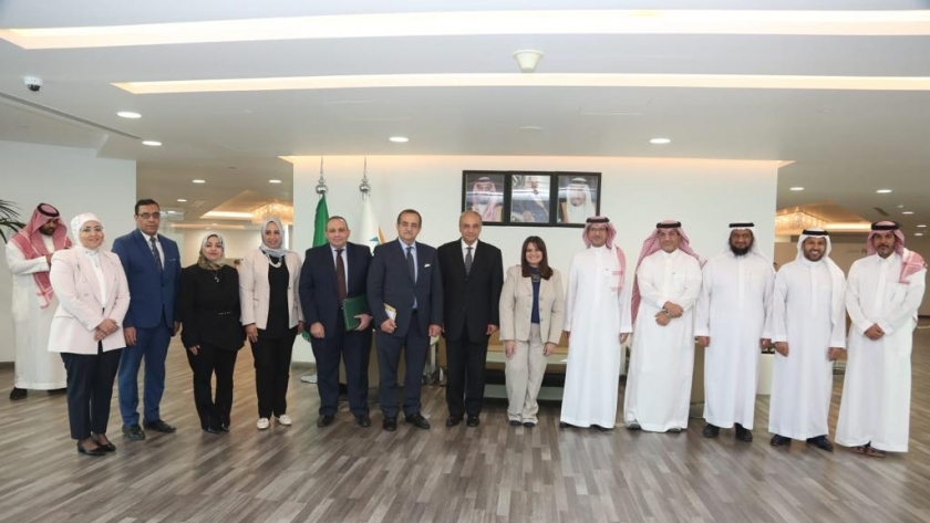 وزيرة الهجرة تلتقي وزير الموارد البشرية السعودي في أول زيارة خارجية