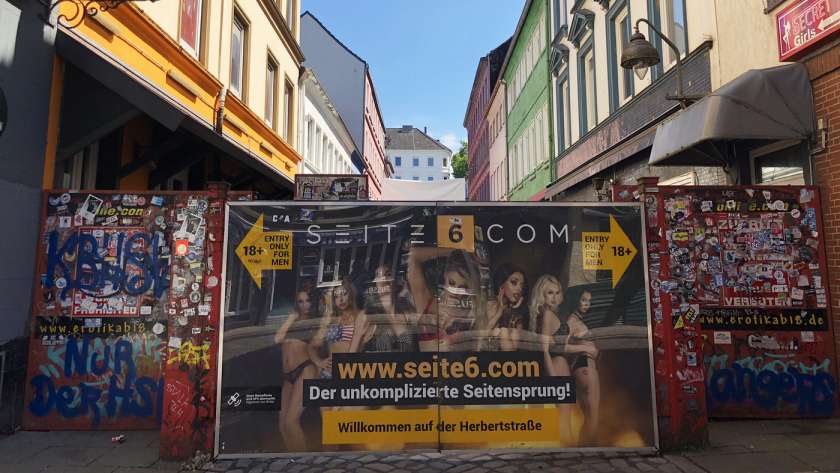 شارع "هربر شترسيه" لتجارة الجنس في هامبورج بألمانيا