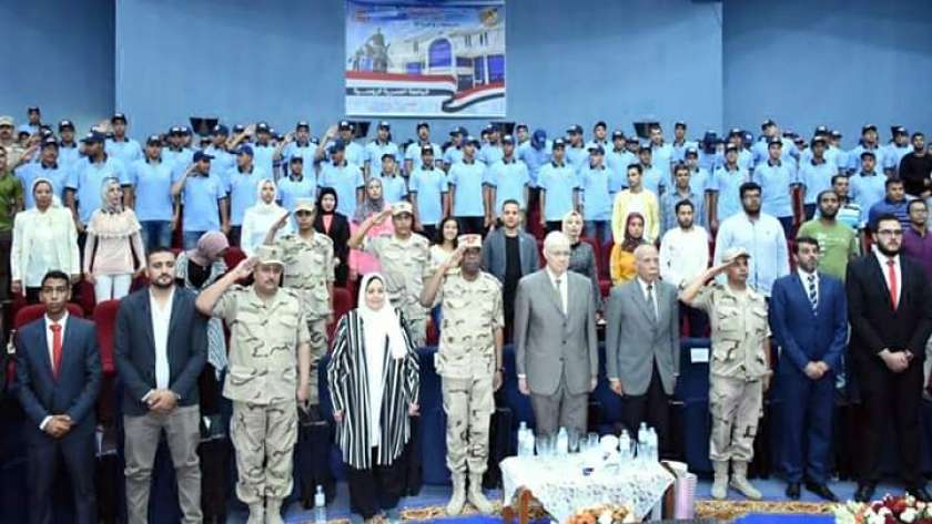 القوات المسلحة تنظم عددا من الندوات التثقيفية لطلبة الجامعة المصرية الروسية