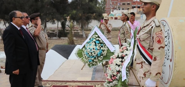 محافظ كفرالشيخ يضع إكليل الزهور على قبر الجندى المجهول احتفالاً بذكرى أكتوبر
